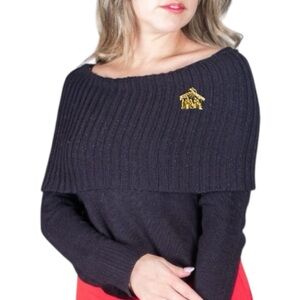 Gold Nativity Scene Pin